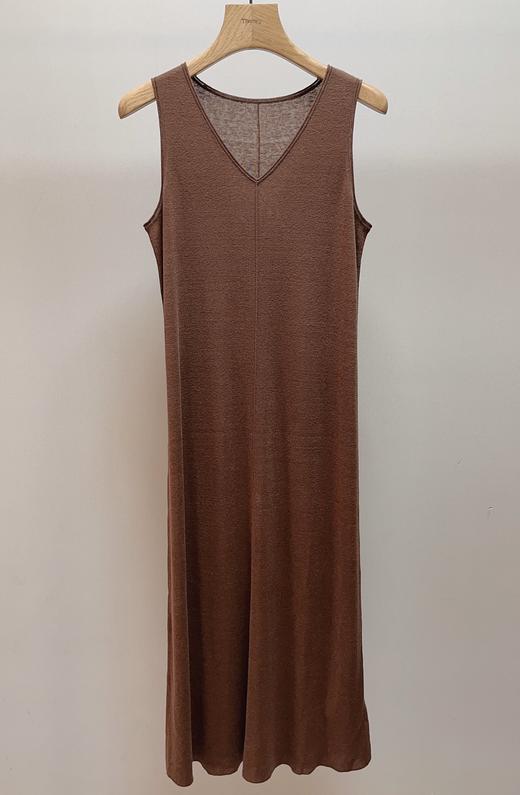 初九上新 开门红秒杀‼️小禾 真丝亚麻混纺 亲肤舒爽透气 摩卡慕斯 V领无袖 针织直身连衣裙 商品图10