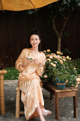 盛唐牡丹 |香槟色蝶恋花冠乐绉松紧腰半裙