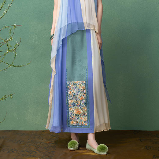 【林栖设计小店】冰清玉洁真丝改良马面裙绣花新中式2025夏季新品桑蚕丝半身裙女1952018 商品图0