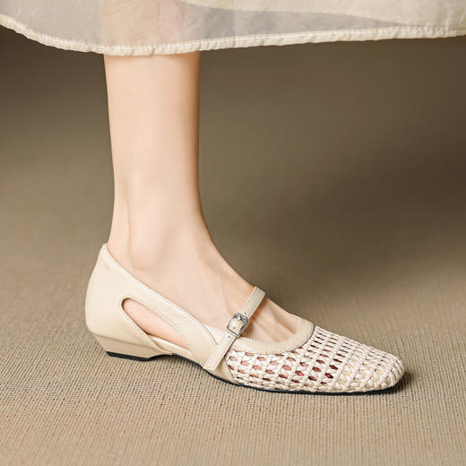 【预售5天】法式赫本风方头粗跟编织镂空包头凉鞋浅口单鞋女夏新款玛丽珍SY& G1438 商品图0