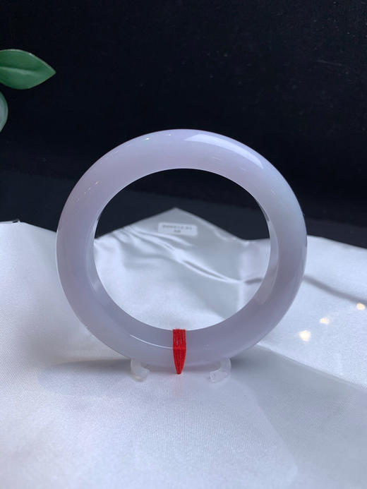 612964，58.5淡紫底手镯 。整体带紫底，粉粉嫩嫩的，干净清爽 商品图4