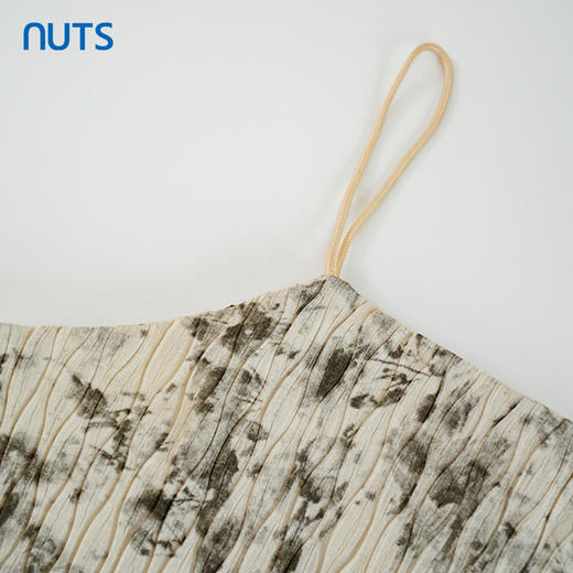 NUTS夏季新品方领时尚气质修身显瘦吊带连衣裙428103405 商品图2