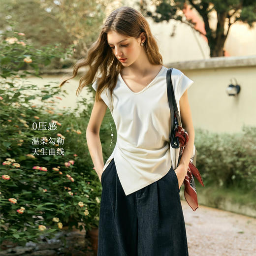 OLrain欧芮儿红色设计感V领T恤女夏季2025年新款修身显瘦套头上衣 商品图1