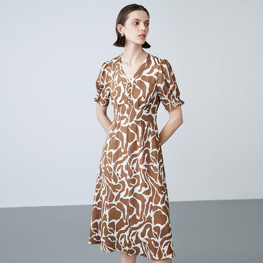 EITIE爱特爱夏季新款V领收腰泡泡袖印花显瘦连衣裙7807544 商品图4