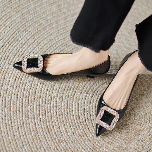 【预售5天】新款真皮水钻尖头职业黑色皮鞋中低跟通勤浅口四季单鞋YS&YSD4181 商品图4