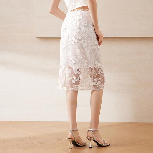 EITIE爱特爱夏季新款高腰包臀显瘦优雅温柔气质白色蕾丝半身裙7806517 商品图4