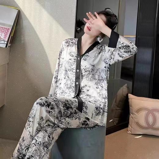 【国潮风❗冰丝家居服四件套】宅家也要美美哒，水墨画+冰丝面料=奢华又清凉，丝滑又柔软，水墨画时尚复古奢华印花家居服套装女QQ 商品图3