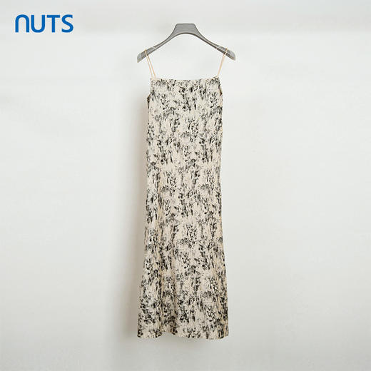 NUTS夏季新品方领时尚气质修身显瘦吊带连衣裙428103405 商品图1