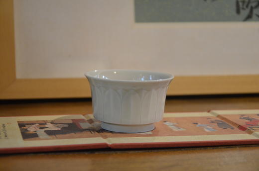 手工定窑 莲华慢品茗杯 以刀为笔 以瓷为卷 慢剔莲瓣初绽 器上生莲 定瓷风雅 商品图1