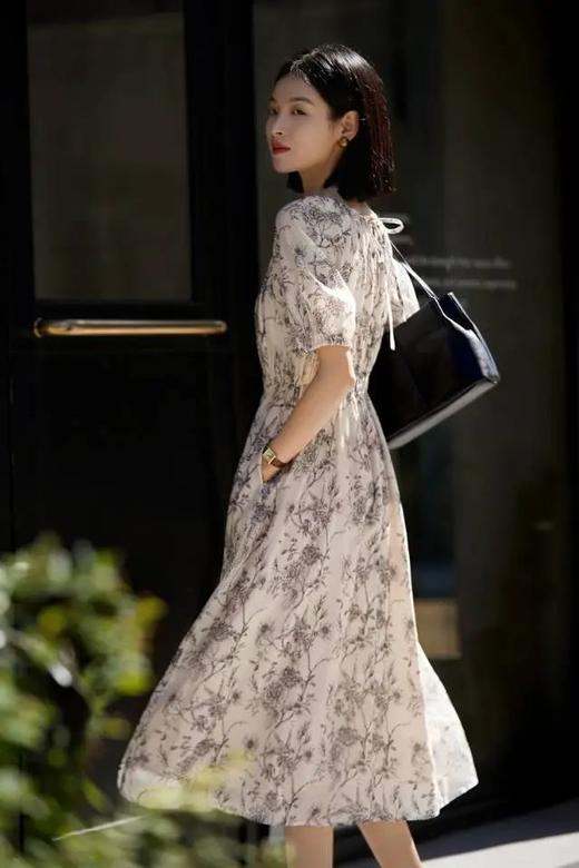 老钱风连衣裙合集 | 夏天穿这5条“老钱风”连衣裙，太太太高级了【3-7天发货】 商品图1