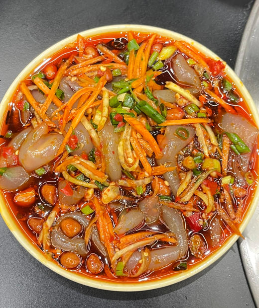 💰9.9秒杀7袋【东北水晶大拉皮】🆘救命！这大拉皮会💥蹦迪！🌟 更是懂拿捏味蕾的！滑溜溜的像在舌尖跳芭蕾，麻酱一拌香到邻居来敲门！ 商品图3