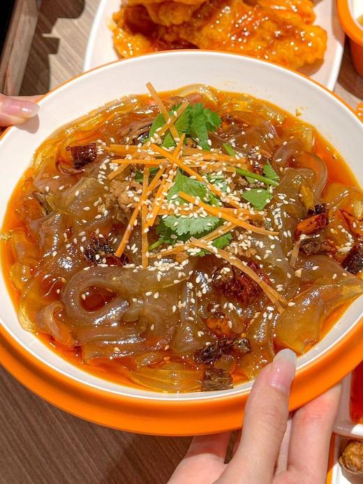 💰9.9秒杀7袋【东北水晶大拉皮】🆘救命！这大拉皮会💥蹦迪！🌟 更是懂拿捏味蕾的！滑溜溜的像在舌尖跳芭蕾，麻酱一拌香到邻居来敲门！ 商品图7