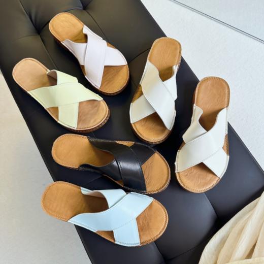 🔥【少女心炸裂の神仙配色】 强势回归!春夏秋新配色来了、📍 爆卖𝟏𝟎𝟎𝟎𝟎𝟎+双的【马卡龙交叉显瘦软底百搭真皮凉鞋1807】💕 全网凉鞋销冠 商品图2