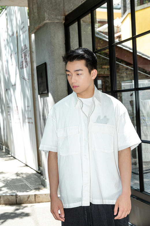 523522219百搭质感短袖衬衫 商品图0