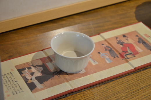 手工定窑 莲华慢品茗杯 以刀为笔 以瓷为卷 慢剔莲瓣初绽 器上生莲 定瓷风雅 商品图2