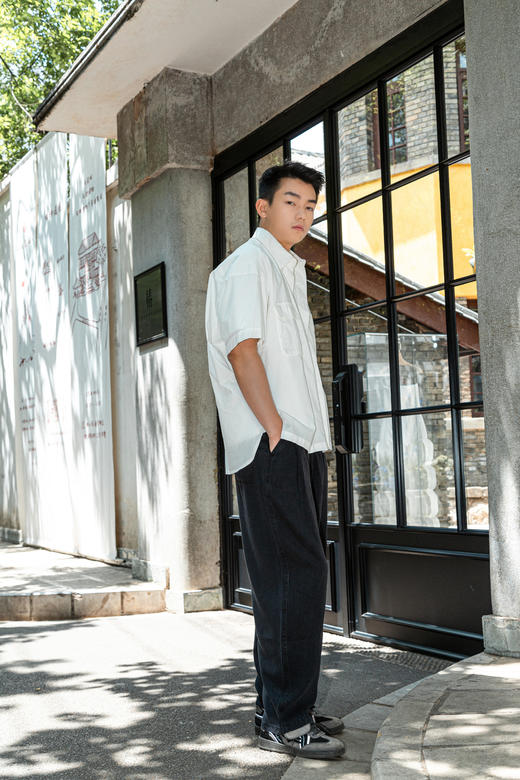 523522219百搭质感短袖衬衫 商品图4