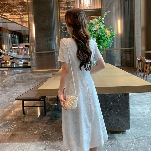 【清仓超15天不保价】奢姿大码女装2025夏季减龄小碎花连衣裙胖妹妹方领设计时尚裙子9952890394【1】 商品图3