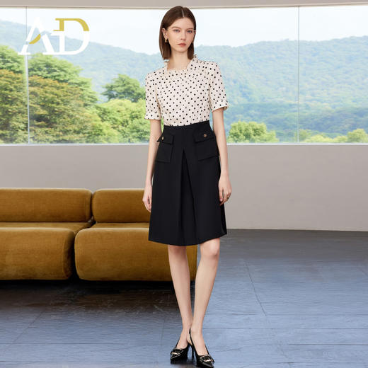 AD2025新款黑色波点短袖连衣裙气质通勤假两件A字裙高级感职业装 商品图0