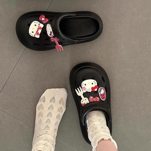【YW】无忧购【甄选】卡通可爱KT凯蒂猫洞洞鞋K374438（截单后3-5天发货) 商品图1