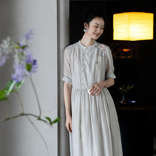 牧衣游原创 丝棉手工刺绣炒色连衣裙新款轻薄复古新中式长裙 云深 商品图0