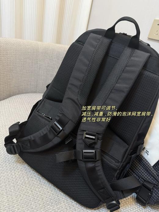 点此购买 迪桑特26L男女款徽标拉链开合尼龙双肩包  bk 318862 商品图11