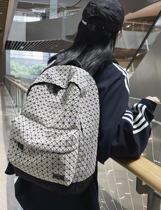 男女同款万茜朱一龙同款三宅一生双肩旅行包书包 商品图8