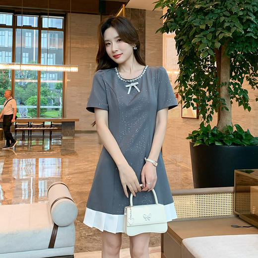 奢姿大码女装2025夏季蝴蝶结钻饰减龄裙子胖妹妹百褶时尚连衣裙9952890417 商品图0