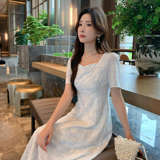 【清仓超15天不保价】奢姿大码女装2025夏季减龄小碎花连衣裙胖妹妹方领设计时尚裙子9952890394【1】 商品图2