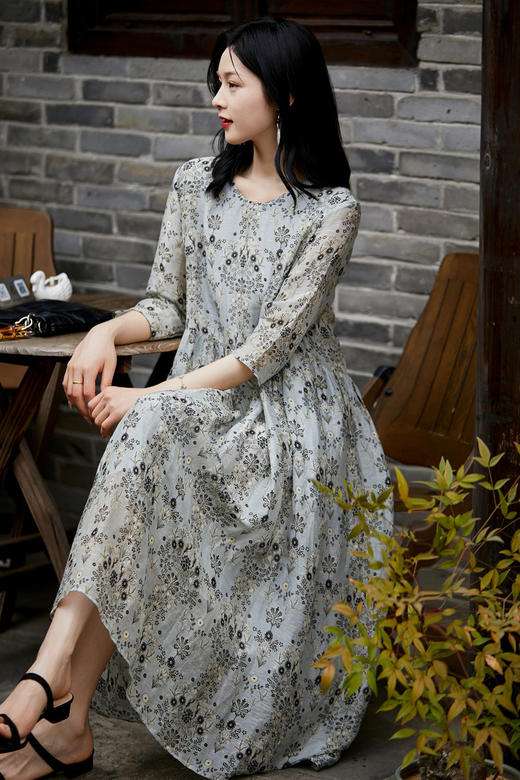 品牌订单轻奢法式碎花连衣裙 商品图5