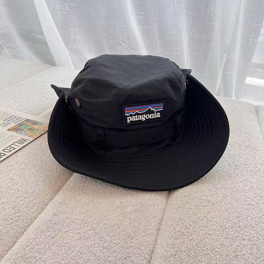 原单正品巴塔patagonia渔夫帽！代购200➕
颜色：黑色，军绿，卡其，灰色，驼色，藏青。
尺寸：帽檐8公分，头围56一59 商品图5