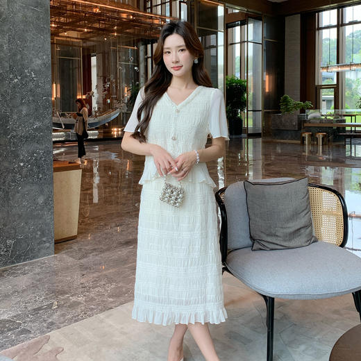 奢姿大码女装2026夏季减龄荷叶边假两件拼接裙子胖妹妹V领连衣裙9952890323 商品图1