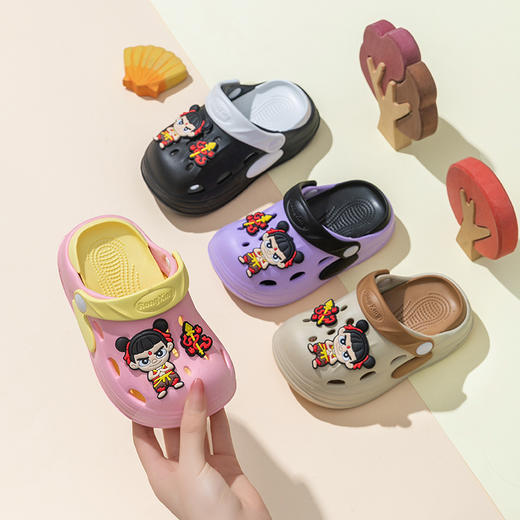 【卡通童趣，解压舒适】EVA儿童洞洞鞋 男女童宝宝卡通 可爱家居拖鞋 户外防滑凉拖鞋儿童-QQ 商品图4