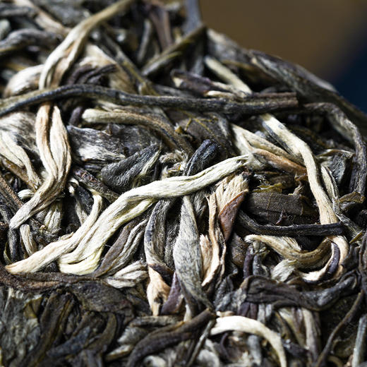 【哆依树高杆】2025年头春头采选取易武高杆之王，仅采茶王树周边八棵大高杆单采单制357g/饼 商品图3