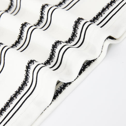 【新品上新】HX 夏季圆领短袖T恤微宽松S102522275101/02 商品图6