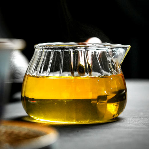 【王侯将相-奉先将军：吕布】2025年升级版傲世来袭 一芽一叶成就一片茶饼 比冰岛老寨单株更奢侈更豪华！一套内含6饼，拍5套发6套 商品图5