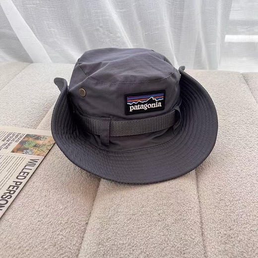 原单正品巴塔patagonia渔夫帽！代购200➕
颜色：黑色，军绿，卡其，灰色，驼色，藏青。
尺寸：帽檐8公分，头围56一59 商品图4