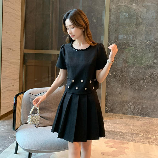 【清仓超15天不保价】奢姿大码女装2025夏季花朵立体装饰松紧两件套胖妹妹小香风套装9952958324 商品图1