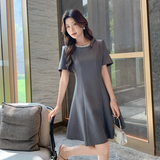 奢姿大码女装2025夏季法式轻奢俏皮连衣裙胖妹妹织带设计时尚裙子9952858280 商品图1