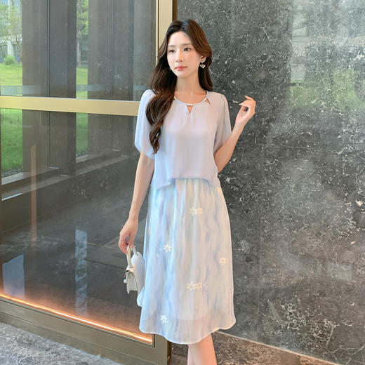 奢姿大码女装2025夏季减龄镂空圆领连衣裙胖妹妹假两件拼接裙子9952890540 商品图1