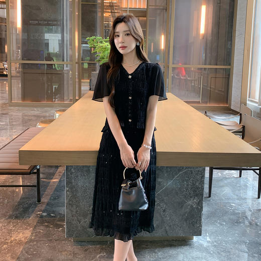 奢姿大码女装2026夏季减龄荷叶边假两件拼接裙子胖妹妹V领连衣裙9952890323 商品图0