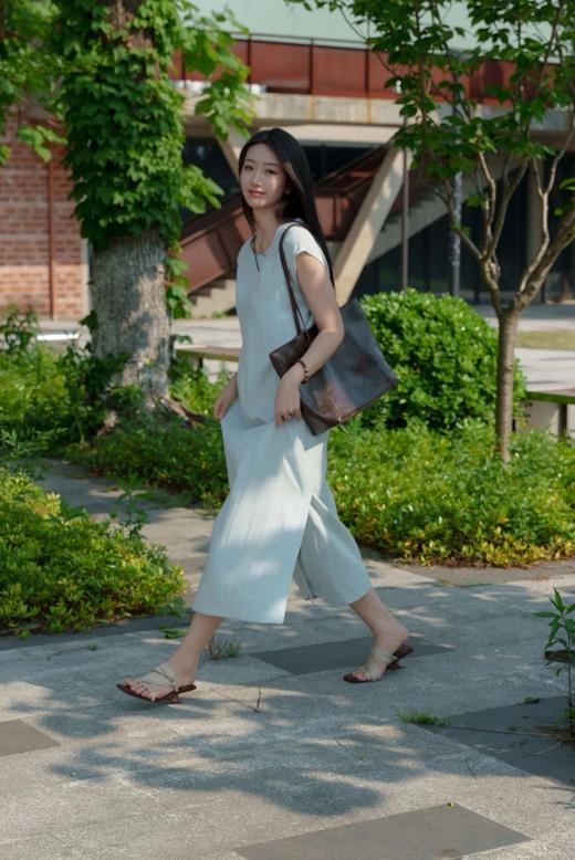 LPIUTY品牌直发！高阶廓形极简极奢连衣裙 B0725009 商品图7