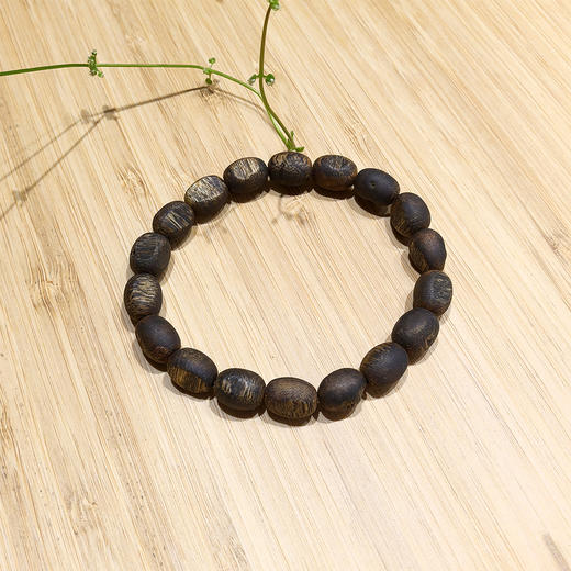 随形海南沉香手串 商品图0