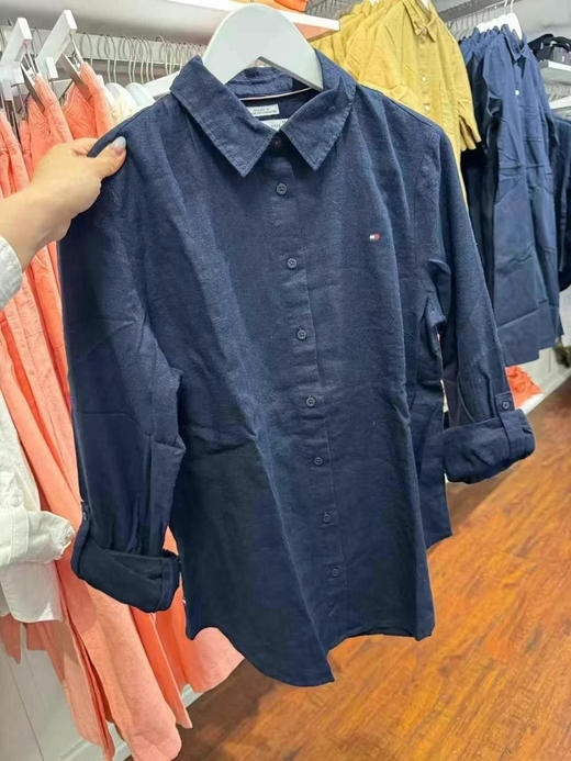 好多人问亚麻衬衣 来啦💰499元直邮🇺🇸Tommy女款长袖亚麻衬衫，这个是relaxed fit，主打休闲慵懒风格 商品图3