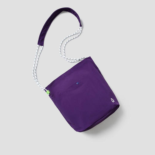 小众设计师！男女情侣户外机能极简皱感轻便运动防泼水斜挎单肩包！ 商品图6