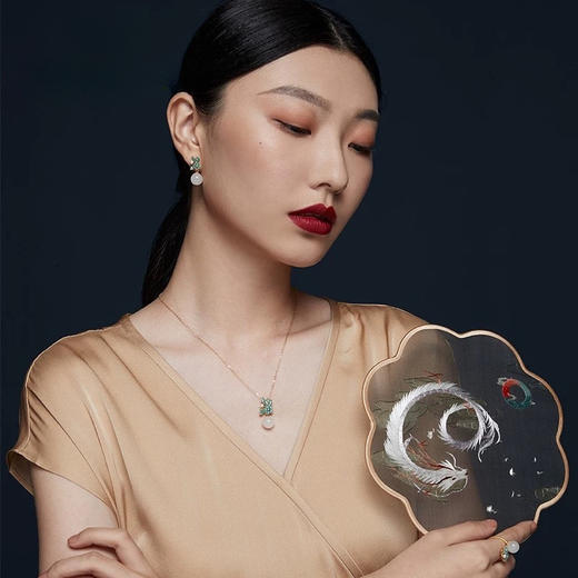 彩绘珐琅和田玉耳饰 商品图2