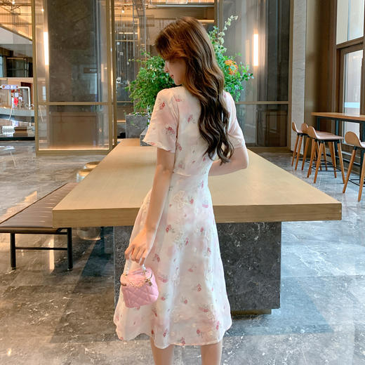 奢姿大码女装2025夏季减龄印花方领连衣裙胖妹妹绣花设计时尚裙子9952869756 商品图3