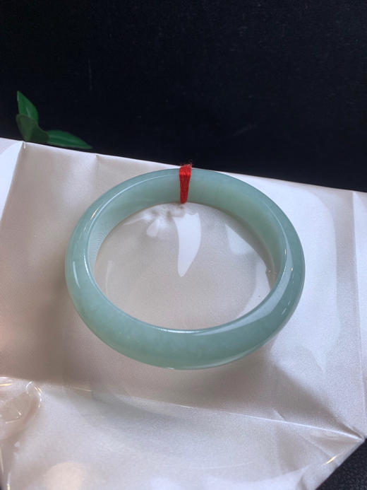 612969，62.7绿底色正圈手镯，满圈带浅绿底色，干净清爽有特色 商品图4