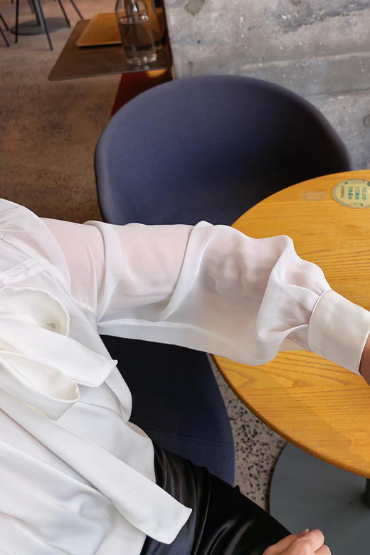 逸红颜明月优选#22姆米重磅真丝上衣「白珍珠」轻盈而富有力量，月光般温润飘逸~ 商品图9