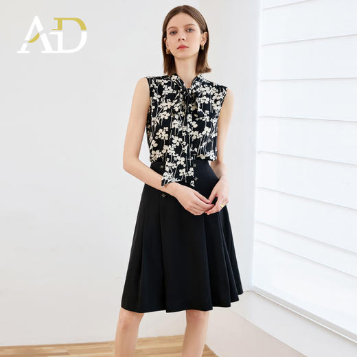 AD高级感气质通勤两件套女2025新款夏季黑白碎花无袖衬衫减龄套装 商品图1