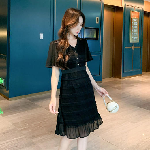 奢姿大码女装2025夏季V领时尚连衣裙胖妹妹减龄荷叶边拼接裙子9952893044 商品图2